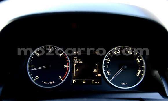 Comprar Usado Land Rover Discovery Branco Carro em Maputo em Maputo Comprar Usado Land Rover Discovery Branco Carro em Maputo em Maputo