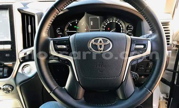 Comprar Usado Toyota Land Cruiser Branco Carro em Maputo em Maputo Comprar Usado Toyota Land Cruiser Branco Carro em Maputo em Maputo