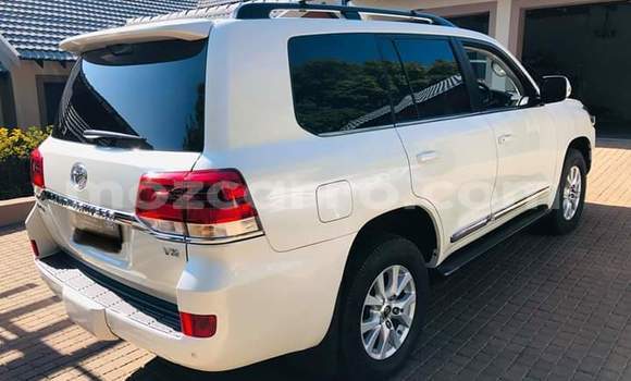 Comprar Usado Toyota Land Cruiser Branco Carro em Maputo em Maputo Comprar Usado Toyota Land Cruiser Branco Carro em Maputo em Maputo