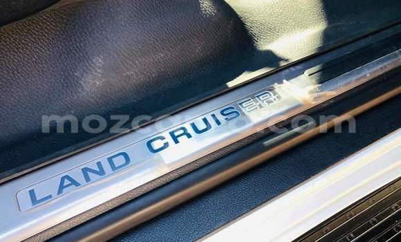 Comprar Usado Toyota Land Cruiser Branco Carro em Maputo em Maputo Comprar Usado Toyota Land Cruiser Branco Carro em Maputo em Maputo