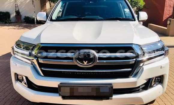 Comprar Usado Toyota Land Cruiser Branco Carro em Maputo em Maputo Comprar Usado Toyota Land Cruiser Branco Carro em Maputo em Maputo