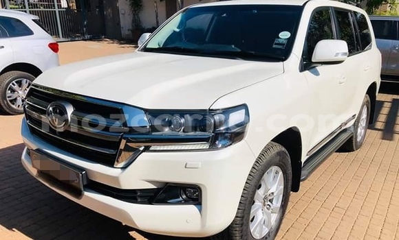 Comprar Usado Toyota Land Cruiser Branco Carro em Maputo em Maputo Comprar Usado Toyota Land Cruiser Branco Carro em Maputo em Maputo