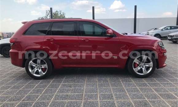 Comprar Usado Jeep Grand Cherokee SRT8 Vermelho Carro em Mutarara em Tete Comprar Usado Jeep Grand Cherokee SRT8 Vermelho Carro em Mutarara em Tete