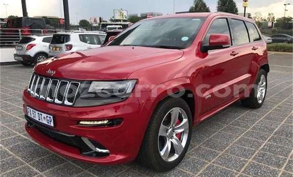 Comprar Usado Jeep Grand Cherokee SRT8 Vermelho Carro em Mutarara em Tete Comprar Usado Jeep Grand Cherokee SRT8 Vermelho Carro em Mutarara em Tete