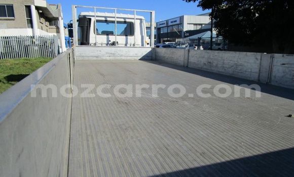 Buy Used Nissan UD White Truck in Beira in Sofala Buy Used Nissan UD White Truck in Beira in Sofala