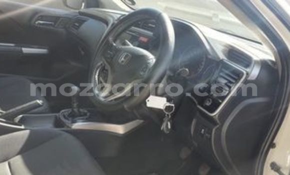 Comprar Usado Honda Ballade Vermelho Carro em Beira em Sofala