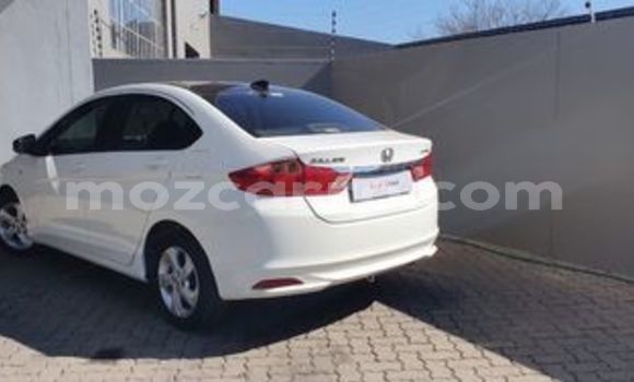 Tenga Tsaru Honda Ballade Tsvuku Mota in Beira in Sofala Tenga Tsaru Honda Ballade Tsvuku Mota in Beira in Sofala