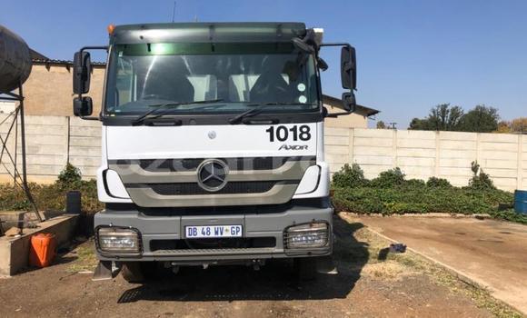 Buy Used Mercedes‒Benz 2628 White Truck in Maputo in Maputo Buy Used Mercedes‒Benz 2628 White Truck in Maputo in Maputo