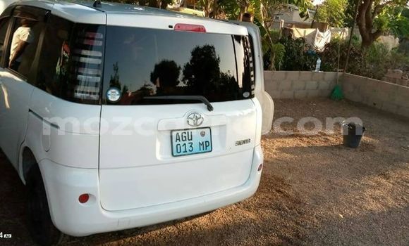Buy Used Toyota Sienta Silver Car in Ancuabe in Cabo Delgado Buy Used Toyota Sienta Silver Car in Ancuabe in Cabo Delgado