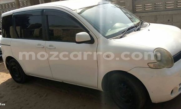 Buy Used Toyota Sienta Silver Car in Ancuabe in Cabo Delgado Buy Used Toyota Sienta Silver Car in Ancuabe in Cabo Delgado