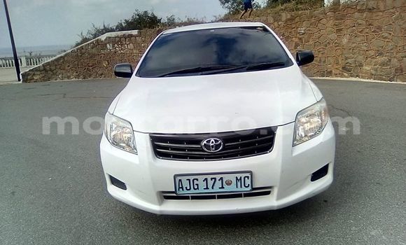Comprar Usado Toyota Axio Branco Carro em Ancuabe em Cabo Delgado