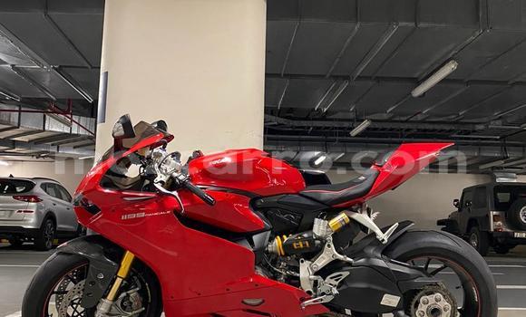 Comprar Usado Ducati 1198 Vermelho Moto em Búzi em Sofala