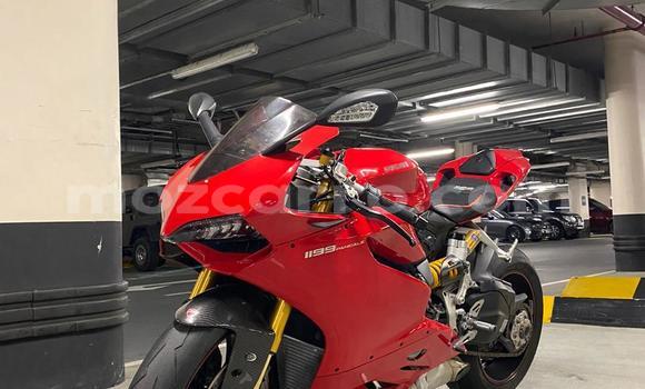 Nunua Ilio tumika Ducati Panigale Nyekundu Bike ndani ya Balama nchini Cabo Delgado Nunua Ilio tumika Ducati Panigale Nyekundu Bike ndani ya Balama nchini Cabo Delgado