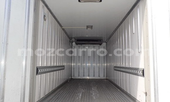 Buy Import Toyota HiAce White Truck in Beira in Sofala Buy Import Toyota HiAce White Truck in Beira in Sofala