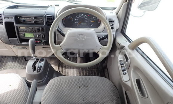 Buy Import Toyota HiAce White Truck in Beira in Sofala Buy Import Toyota HiAce White Truck in Beira in Sofala