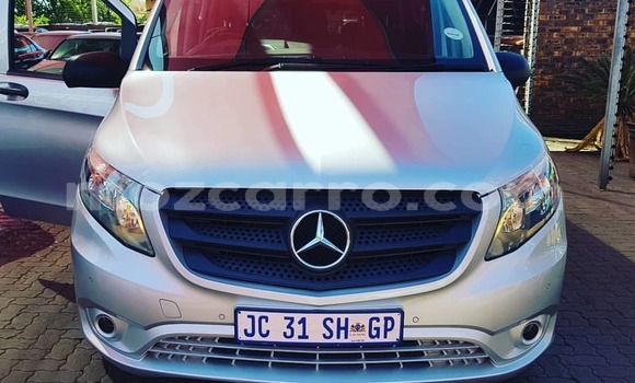 Nunua Ilio tumika Mercedes‒Benz Viano Fedha Gari ndani ya Maputo nchini Maputo