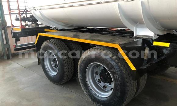 Buy Used Nissan UD White Truck in Will change in Tete Buy Used Nissan UD White Truck in Will change in Tete