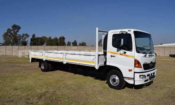 Buy Used Hino 300 Series White Truck in Will change in Tete Buy Used Hino 300 Series White Truck in Will change in Tete