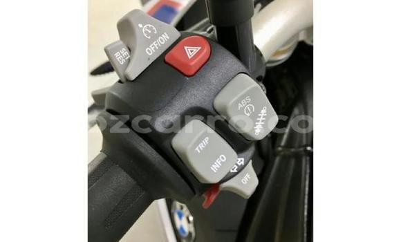 Comprar Usado BMW S 1000 Preto Moto em Beira em Sofala Comprar Usado BMW S 1000 Preto Moto em Beira em Sofala