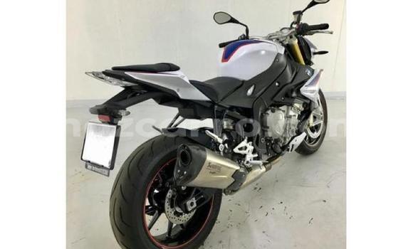 Comprar Usado BMW S 1000 Preto Moto em Beira em Sofala Comprar Usado BMW S 1000 Preto Moto em Beira em Sofala