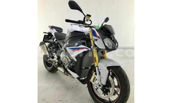 Comprar Usado BMW S 1000 Preto Moto em Beira em Sofala Comprar Usado BMW S 1000 Preto Moto em Beira em Sofala