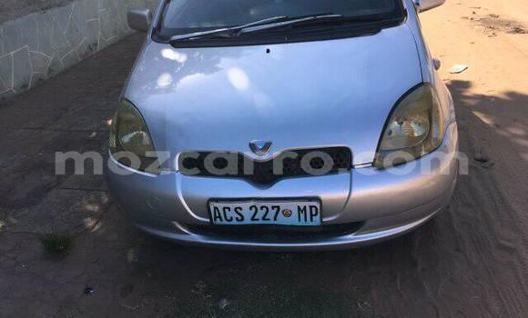 Comprar Usado Toyota Vitz Prata Carro em Ancuabe em Cabo Delgado