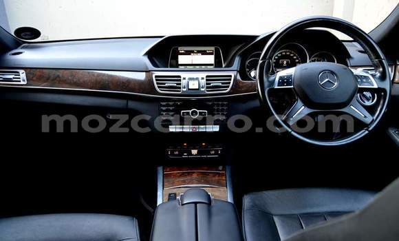 Comprar Usado Mercedes‒Benz E-Class Branco Carro em Maputo em Maputo Comprar Usado Mercedes‒Benz E-Class Branco Carro em Maputo em Maputo