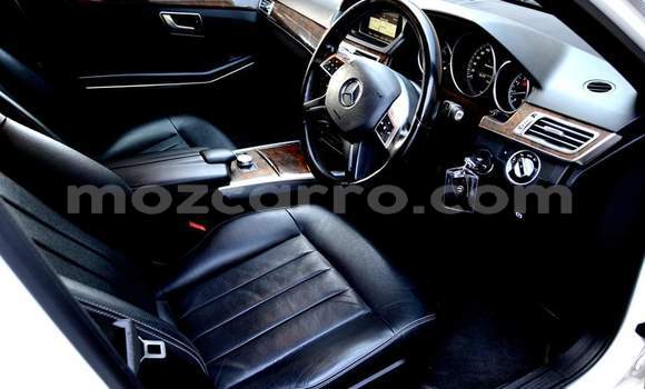 Comprar Usado Mercedes‒Benz E-Class Branco Carro em Maputo em Maputo Comprar Usado Mercedes‒Benz E-Class Branco Carro em Maputo em Maputo