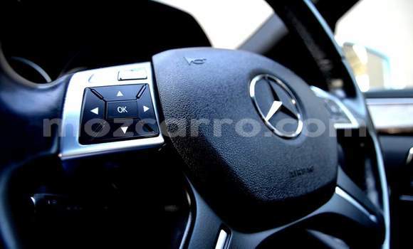 Comprar Usado Mercedes‒Benz E-Class Branco Carro em Maputo em Maputo Comprar Usado Mercedes‒Benz E-Class Branco Carro em Maputo em Maputo