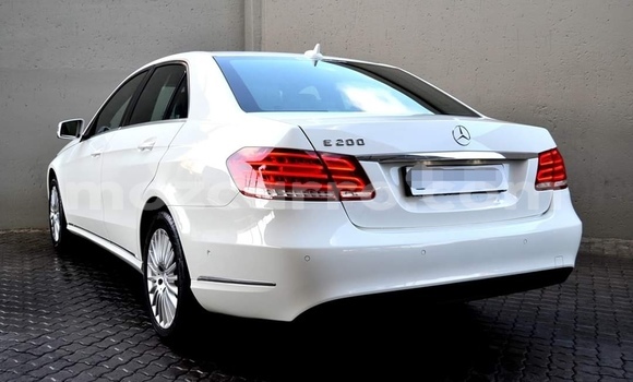 Comprar Usado Mercedes‒Benz E-Class Branco Carro em Maputo em Maputo Comprar Usado Mercedes‒Benz E-Class Branco Carro em Maputo em Maputo