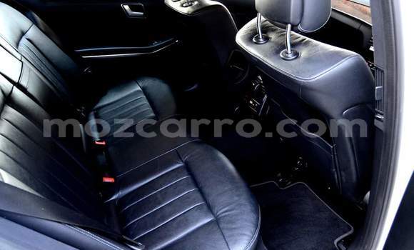 Comprar Usado Mercedes‒Benz E-Class Branco Carro em Maputo em Maputo Comprar Usado Mercedes‒Benz E-Class Branco Carro em Maputo em Maputo