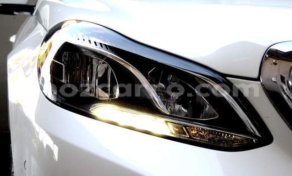 Comprar Usado Mercedes‒Benz E-Class Branco Carro em Maputo em Maputo Comprar Usado Mercedes‒Benz E-Class Branco Carro em Maputo em Maputo