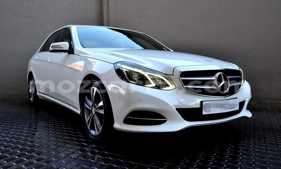 Comprar Usado Mercedes‒Benz E-Class Branco Carro em Maputo em Maputo