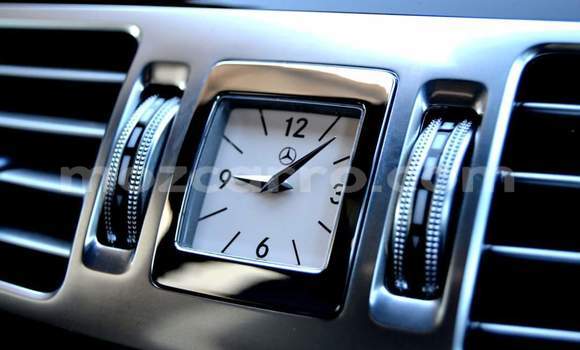 Nunua Ilio tumika Mercedes‒Benz E-Class Nyeupe Gari ndani ya Maputo nchini Maputo Nunua Ilio tumika Mercedes‒Benz E-Class Nyeupe Gari ndani ya Maputo nchini Maputo