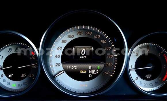 Nunua Ilio tumika Mercedes‒Benz E-Class Nyeupe Gari ndani ya Maputo nchini Maputo Nunua Ilio tumika Mercedes‒Benz E-Class Nyeupe Gari ndani ya Maputo nchini Maputo