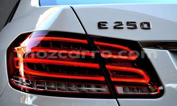 Nunua Ilio tumika Mercedes‒Benz E-Class Nyeupe Gari ndani ya Maputo nchini Maputo Nunua Ilio tumika Mercedes‒Benz E-Class Nyeupe Gari ndani ya Maputo nchini Maputo