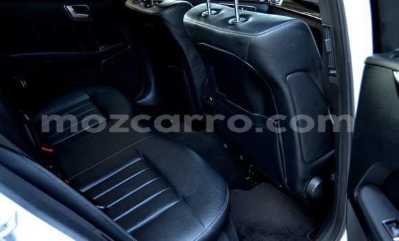 Nunua Ilio tumika Mercedes‒Benz E-Class Nyeupe Gari ndani ya Maputo nchini Maputo Nunua Ilio tumika Mercedes‒Benz E-Class Nyeupe Gari ndani ya Maputo nchini Maputo