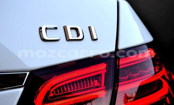 Nunua Ilio tumika Mercedes‒Benz E-Class Nyeupe Gari ndani ya Maputo nchini Maputo Nunua Ilio tumika Mercedes‒Benz E-Class Nyeupe Gari ndani ya Maputo nchini Maputo