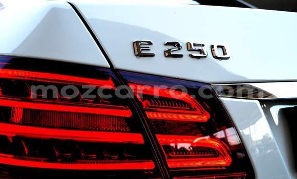 Nunua Ilio tumika Mercedes‒Benz E-Class Nyeupe Gari ndani ya Maputo nchini Maputo Nunua Ilio tumika Mercedes‒Benz E-Class Nyeupe Gari ndani ya Maputo nchini Maputo