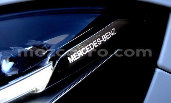 Nunua Ilio tumika Mercedes‒Benz E-Class Nyeupe Gari ndani ya Maputo nchini Maputo Nunua Ilio tumika Mercedes‒Benz E-Class Nyeupe Gari ndani ya Maputo nchini Maputo
