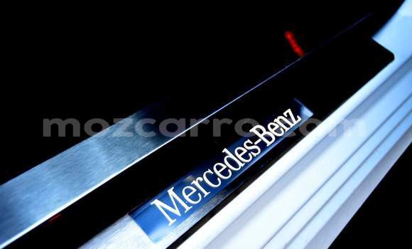 Nunua Ilio tumika Mercedes‒Benz E-Class Nyeupe Gari ndani ya Maputo nchini Maputo Nunua Ilio tumika Mercedes‒Benz E-Class Nyeupe Gari ndani ya Maputo nchini Maputo