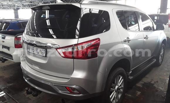 Comprar Usado Isuzu MU-X Prata Carro em Mutarara em Tete Comprar Usado Isuzu MU-X Prata Carro em Mutarara em Tete