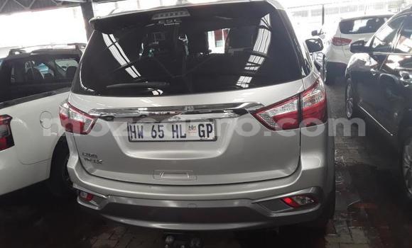 Comprar Usado Isuzu MU-X Prata Carro em Mutarara em Tete Comprar Usado Isuzu MU-X Prata Carro em Mutarara em Tete