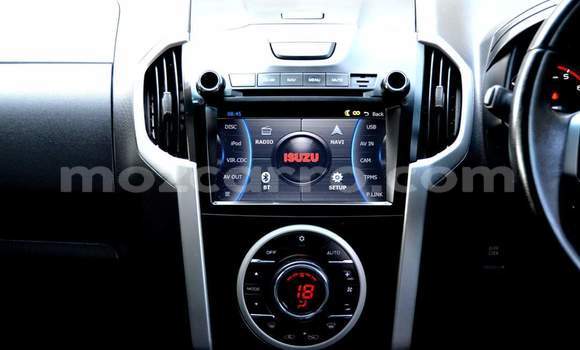 Comprar Usado Isuzu KB Branco Carro em Maputo em Maputo Comprar Usado Isuzu KB Branco Carro em Maputo em Maputo