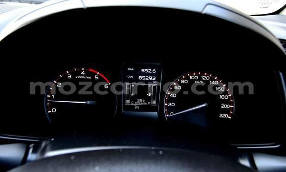 Comprar Usado Isuzu KB Branco Carro em Maputo em Maputo Comprar Usado Isuzu KB Branco Carro em Maputo em Maputo