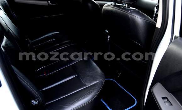 Comprar Usado Isuzu KB Branco Carro em Maputo em Maputo Comprar Usado Isuzu KB Branco Carro em Maputo em Maputo