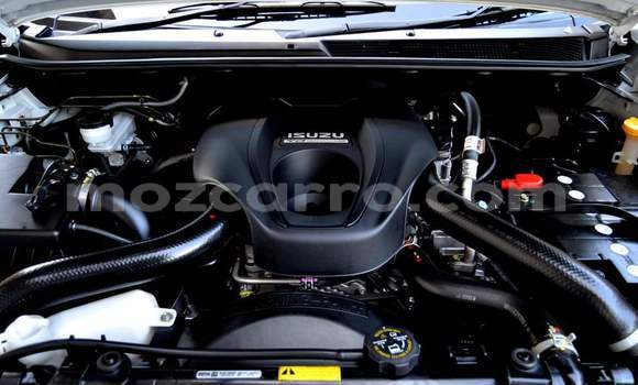 Comprar Usado Isuzu KB Branco Carro em Maputo em Maputo Comprar Usado Isuzu KB Branco Carro em Maputo em Maputo