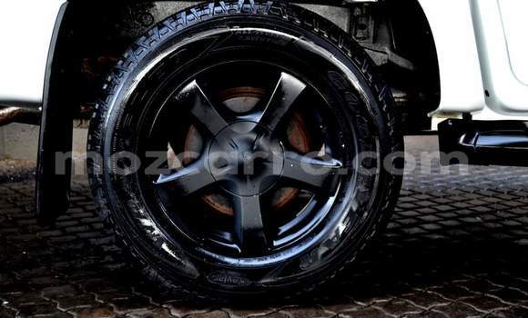 Comprar Usado Isuzu KB Branco Carro em Maputo em Maputo Comprar Usado Isuzu KB Branco Carro em Maputo em Maputo