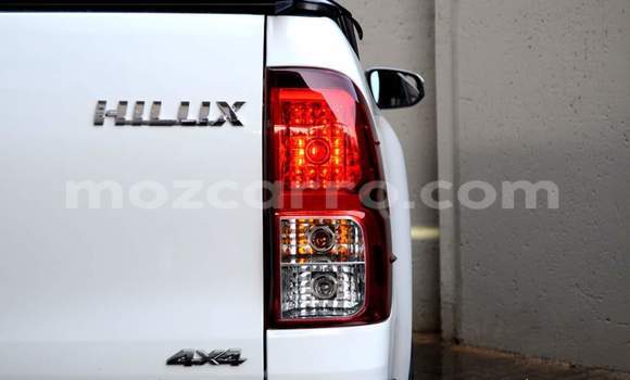 Comprar Usado Toyota Hilux Branco Carro em Maputo em Maputo Comprar Usado Toyota Hilux Branco Carro em Maputo em Maputo