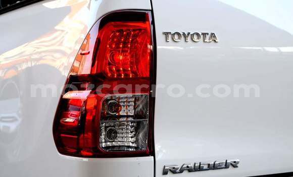 Comprar Usado Toyota Hilux Branco Carro em Maputo em Maputo Comprar Usado Toyota Hilux Branco Carro em Maputo em Maputo